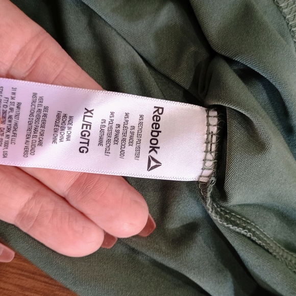 Reebok Men's Green T-Shirt - Picture 6 of 6